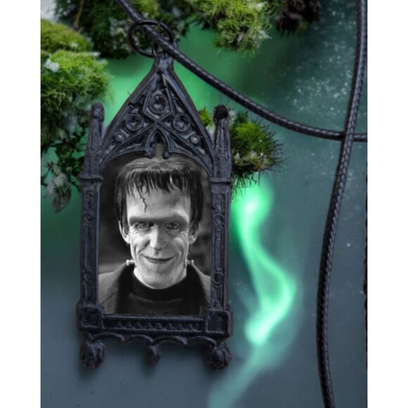 Herman Munster Pendant The Munsters TV Show Memorabilia Comedy Framed Actor - Picture 2 of 3